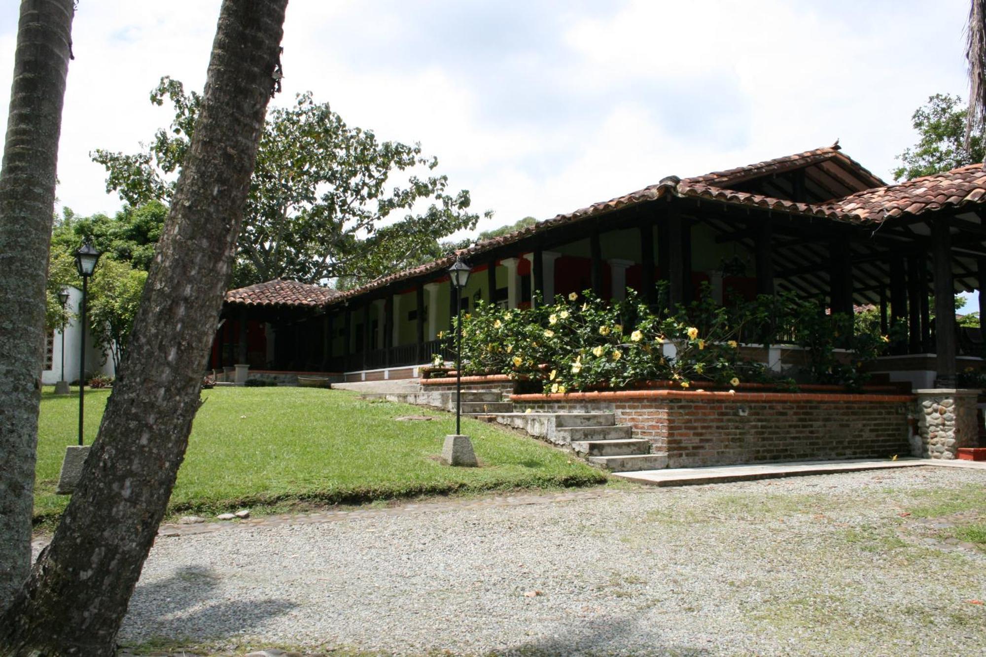 Finca Hotel La Esperanza Montenegro Extérieur photo